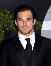 Grey S Anatomy Giacomo Gianniotti Promoted To Series Regular Giacomo Gianniotti Greys Anatomy Greys Anatomy Cast