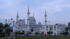 Ayahnya bernama abdul aziz, putra khalifah dikisahkan, suatu malam, umar bin abdul aziz terlihat sibuk merampungkan sejumlah tugas di ruang kerja istananya. Masjid Sultan Ahmad Shah Kuantan 2021 All You Need To Know Before You Go With Photos Kuantan Malaysia Tripadvisor