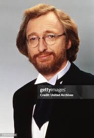 5,166 Frank Mann Photos & High Res Pictures