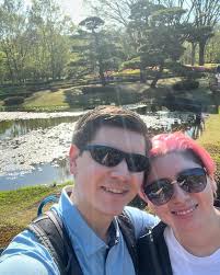 ⭐️Intern intros continued⭐️ 🚨Dr. Jared Johns Fun Fact: I've been to 6/7  continents (Antarctica is next) Hometown: Phoenix Arizona Med School:  Midwestern Fav Food: KBBQ! Favorite thing to do