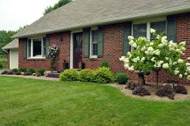 Curb Appeal 20 Modest Yet Gorgeous Front Yards Yard Landscaping Simple Landscape Ideas Front Yard Curb Appeal Front Yard Landscaping Simple
