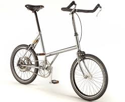 充電不要の電動アシスト自転車 vrum の cattiva おしゃれなイタリアのミニベロ えん乗り ミニベロ 電動アシスト自転車 ミニベロ 自転車