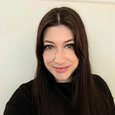 Ashley Cohen's Instagram, Twitter & Facebook