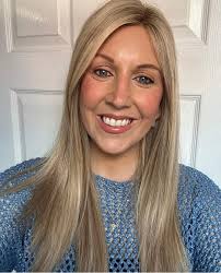 wigs #folleawigs #danielalain #wigs #folleahair #hairtopper Santa this is  what our hairloss sisters are hoping for in our gifts under the tree  💝🙏🏻🎉🌲