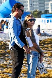 And sophia thomalla, 29, and the sportsman, 25, continued to flaunt. Gavin Rossdale Can T Keep His Hands Off Girlfriend Sophia Thomalla During A Beach Trip