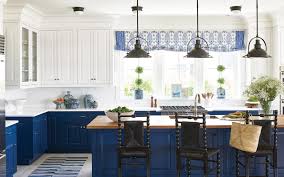 Browse our helpful guides at wren kitchens and learn about layout, light and kitchen storage solutions. Top 2020 Kitchen Design And Decor Trends Cabinet World Of Pa