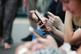 This concept may annoy you but it forces you to either move on or meet personally. What Are The Best Dating Apps With Free Messaging Emlovz