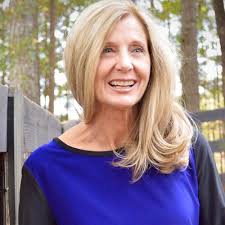 Elizabeth Dulin's Instagram, Twitter & Facebook