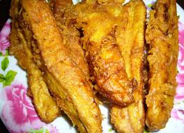 Campuran tepung kunci kerenyahan pisang dalam resep pisang goreng madu. Resepi Pisang Goreng Rangup