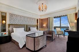 Al habtoor palace located on the banks of dubai water canal, habtoor palace dubai, lxr hotels & resorts resides in the sophisticated address in the city. Habtoor Palace Dubai Lxr Hotels Resorts Zimmer Fotos Und Bewertungen Tripadvisor