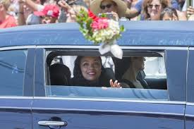The motorcade procession — through ali's hometown of louisville, ky — began at 10:30 am est, while the memorial is due to start at 2:00 pm est. Pin On Black History