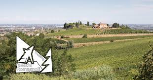 Visualizza qui quando è la luna piena, e quando la mezza luna è visibile o completamente oscurata. Mercoledi 23 Giugno 2021 Luna Piena A Bertinoro Boschi Romagnoli