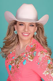 Roxanne Hunt's Instagram, Twitter & Facebook