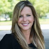 Laura Youmans's Instagram, Twitter & Facebook