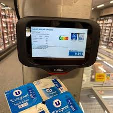 Nouveau Dans Les Magasins Une Borne Prix Nouvelle Generation Qui Donne Le Nutriscore Et Les Valeurs Nutri Valeur Nutritionnelle Produits Grande Distribution