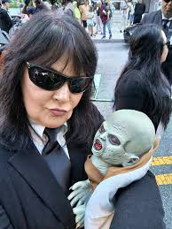 Do we have to join Discord group to sign up for parade?