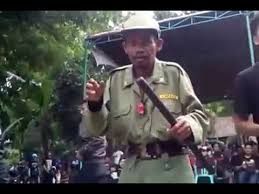 Jul 22, 2019 · demikian saja postingan tentang gambar lucu orang gila hormat yang dapat kami sajikan di waktu ini. Hansip Lucu Paimin Gambar