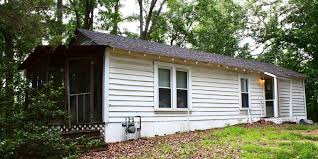 A music and film icon whose natural blend of country, pop, and r&b sold millions and became the cornerstone of rock & roll. Elvis Presley S Homes For Auction Elvis Presley Shotgun Home And Mobile Home For Sale