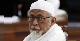 A profile of abu bakar ba'asyir, the radical indonesian cleric frequently accused of supporting terrorism who insists he is just a simple preacher. Abu Bakar Bashir Indonesian Criminals Timeline Family Abu Bakar Bashir Biography
