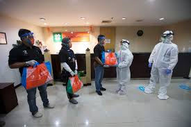 Berikut ini adalah standard gaji pegawai bank yang dikeluarkan oleh kelly services tahun 2012, sebuah perusahaan perekrutan karyawan dan konsultan manteb bener jadi pegawai bank. Hut Bni Pegawai Dan Serikat Pekerja Bni Membagikan 146 000 Paket Sembako Finansial Bisnis Com