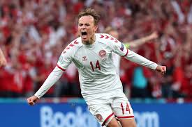Russia and denmark finally come together in the climax of their designated group competition. Szkvkdvluiacem