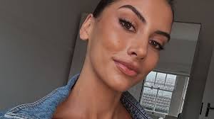 Claudia just wanted a fancy manicure