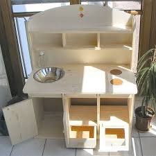 Kinderkuche Spielkuche Lara Aus Massivholz In 2020 Kinderkuche Spielkuche Massivholzkuchen