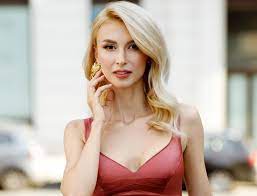 Andreea blan is a romanian pop singer she made her singing debut in 1994 on ba da ba nu a childrens tv show two years later she released her debut sol. Mesajul EmoÈ›ionant Al Andreei BÄƒlan Pentru Mama Ei Tabu