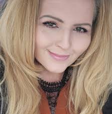 Why does Alexis call Molly,Molly Lansing Davis?Alexis was married to Rick  Lansing,Molly's father when she was born.Wouldnt her name be Molly Davis  Lansing,?