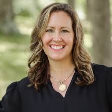 Kristen Dorr's Instagram, Twitter & Facebook