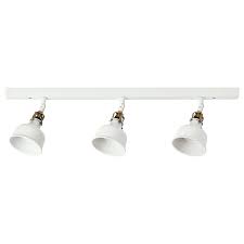 Hier hat sich der designer beim erarbeiten der form von funktion. Ranarp Deckenschiene 3 Spots Elfenbeinweiss Ikea Deutschland Lampen Und Leuchten Led Lampe Deckenbeleuchtung
