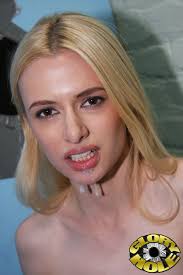 ▷ Kennedy Kressler in Kennedy Kressler - Glory Hole (Photo 30) | Dogfart