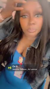 Jasmine Ayres's Instagram, Twitter & Facebook