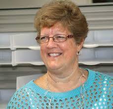 Lynette Hooper's Instagram, Twitter & Facebook