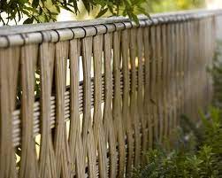 Desainnya sederhana saja, namun kombinasi material yang pas membuat. Lingkar Warna 60 Inspirasi Desain Pagar Dari Bambu