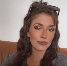 Profile for Laura Jayne