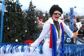 Many children love to see santa claus, and he is part of almost every christmas parade. Parade Of Lights Draws 80 Entries Big Crowd News Tahlequahdailypress Com