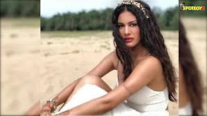 Download amyra dastur photos online. Download Amyra Dastur On Sexual Harassment Video Song From Spotboye Video Songs Hungama