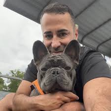 Jahan Moghadam's Instagram, Twitter & Facebook