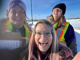 Bisset school students show support for education staff