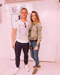 النجم التركي كرم بورسين يستعد لبطولة مسلسل الثنائي العظيم bollywood celebrities graphic sweatshirt fashion