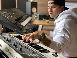 Songwriters and producers like starrah, metro boomin, cardo, murda. Music Producers Making 100k A Year Selling Their Melodic Beats Online
