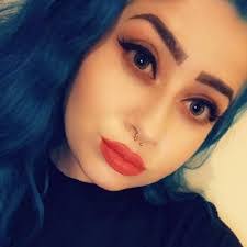 Leigh Finney's Instagram, Twitter & Facebook