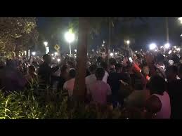 La más completa guía de playas de uno de los principales atractivos turísticos de miami son sus playas. Toque De Queda En Miami Beach Youtube