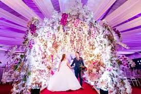 Before stepping foot on your first venue tour, become an expert in all things wedding locations, including questions to ask, styles, a checklist and more. 5 Things To Consider In Choosing A Wedding Venue Sunstar