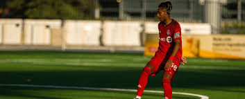 VOLTA E SAI! Zagueiro é devolvido, retorna ao São Paulo mas está fora dos  planos de Zubeldia