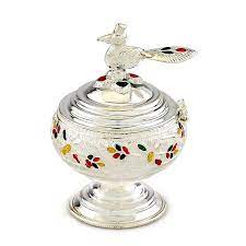 With our silver wedding gifts, you can choose from authentic silver cake toppers, pie/cake servers, cake knives, wine goblets, and more! 12 Perfect Silver Gift Items For Wedding That Everyone Will Love