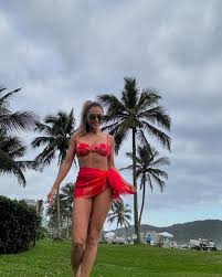 Criadora de conteúdo revela reviews mais inusitados (e críticos) que já  recebeu: Fiquei surpresa