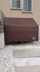 タープ利用の簡易サイクルポートです タープ2100円 支柱 右側ー壁面 イレクターパイプ 150cmを13cmカット 800円 イレクターパイプ部材2個 200円 追加 ロープ15m 300円 ペグ15cm 300円 壁面フック 対過重15kg 3 300 自転車の収納庫 自転車小屋