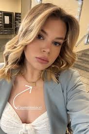 Grace Kelly's granddaughter, Camille Gottlieb, is her divine double in new  selfie